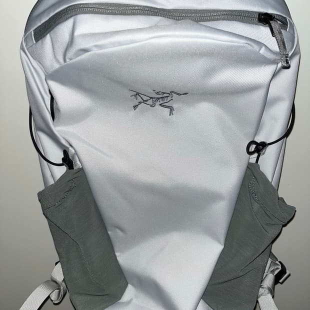 아크테릭스 맨티스 16 백팩 솔리튜브 보이드