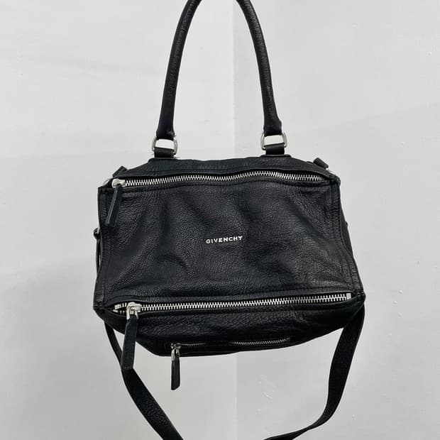 지방시 판도라 미디엄 램스킨 백