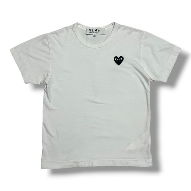 Comme des Garcons 여성용 블랙 하트 와펜 화이트 반팔티