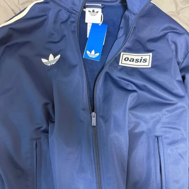 오아시스 아디다스 트랙탑 kr사이즈 L사이즈