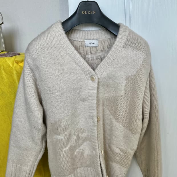 모이아 moia 가디건 팝니다