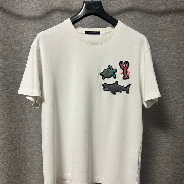 루이비통 풀 모노그램 애니멀 패치 반팔 화이트 (L) 