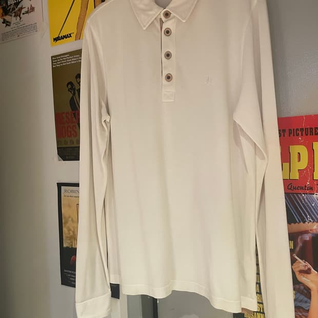 버버리 카라 긴팔티셔츠