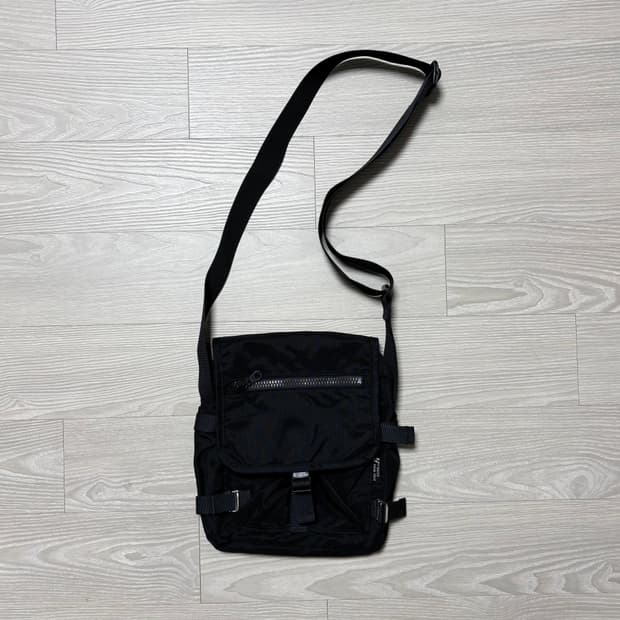 요지야마모토 크로스백