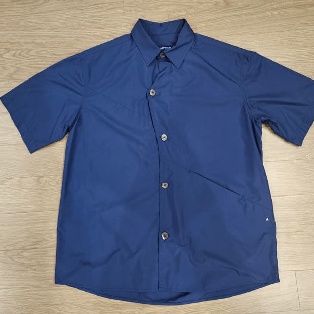 큐레이티드퍼레이드 아일랜드 숏슬리브 셔츠