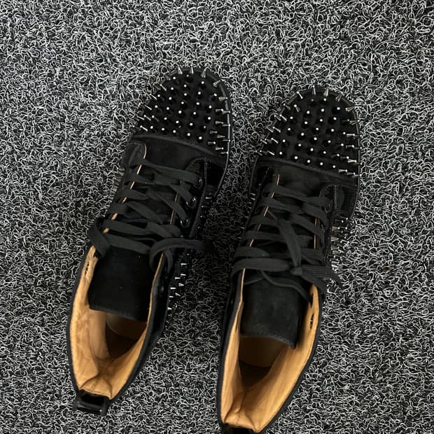 Christian Louboutin 스터드 스니커즈