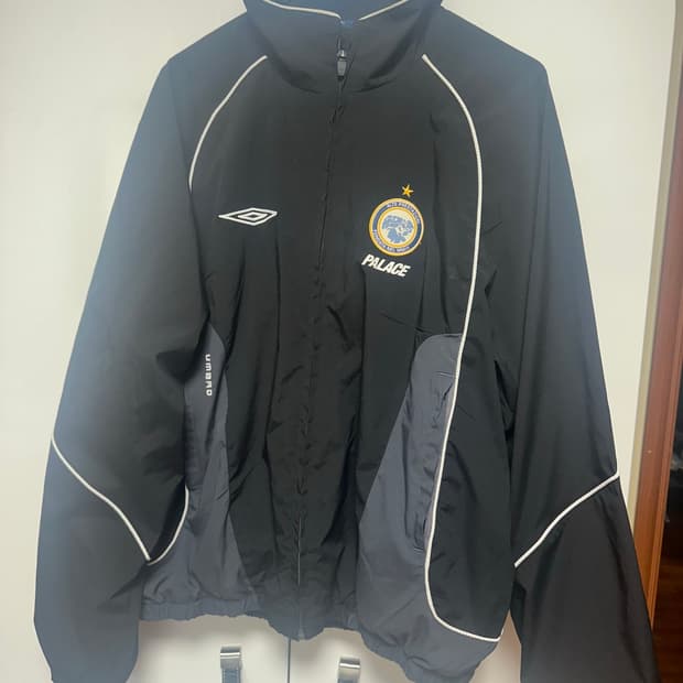 팔라스 엄브로 바람막이 팝니다