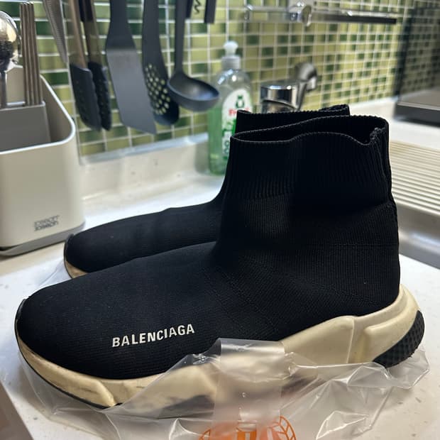 발렌시아가 스피드러너 블랙 265 42