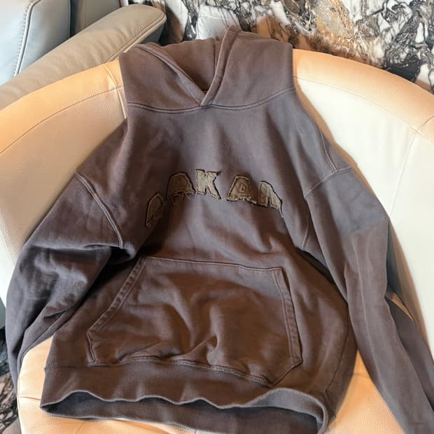 아캄 로고패치 후드티