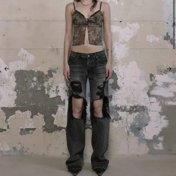보헴서 DISTRESSED DEEP GRAY JEANS(S)