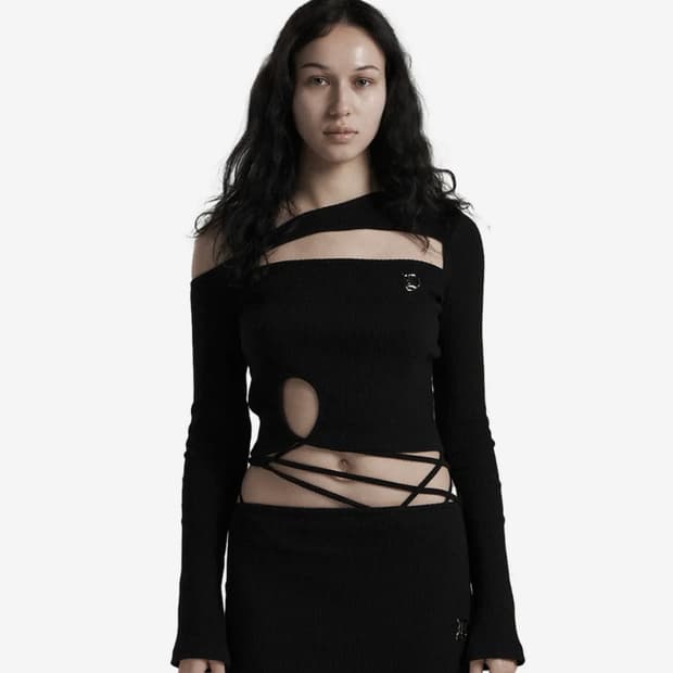 오도어 슬릿 탑 블랙 긴팔 티셔츠