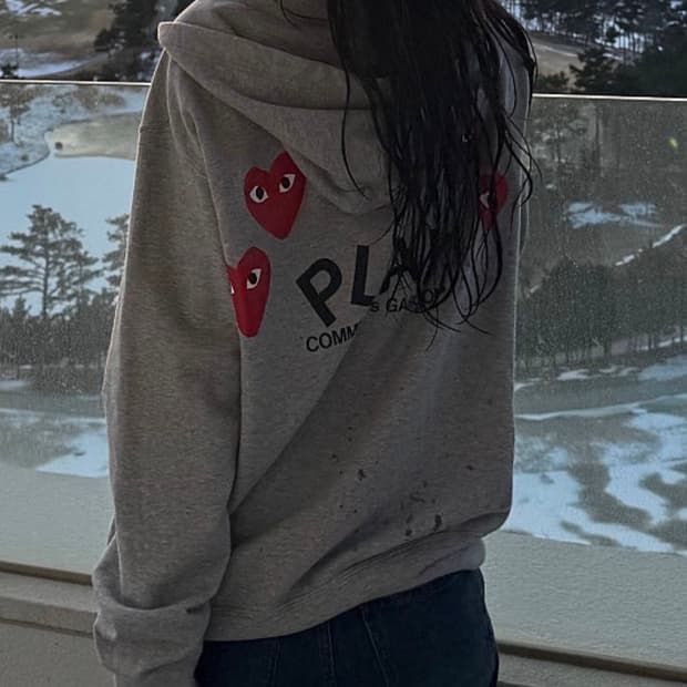 꼼데가르송 백프린팅 후드집업