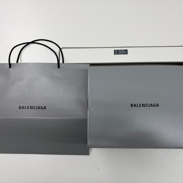 발렌시아가 3XL 에그쉘 37