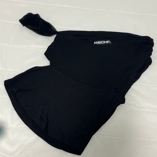 미스치프 원숄더 니트