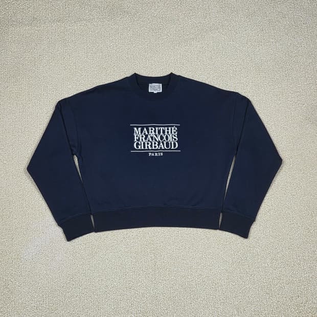 [마리떼 프랑소와 저버] 클래식 로고 맨투맨 | 00283