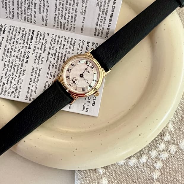 CELINE  셀린느 스몰세컨드 골드 라운드 시계 