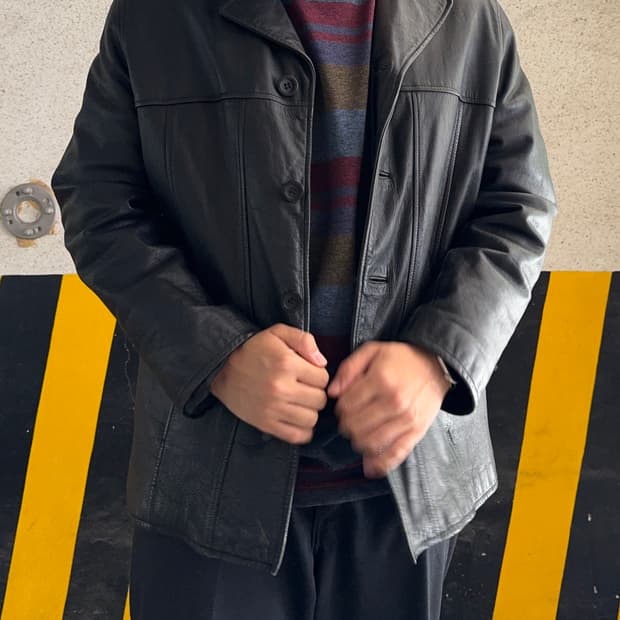 9/00s Guess Leather Jacket 