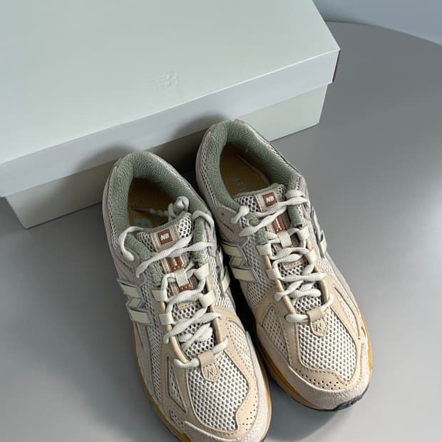 뉴발란스 x 오라리 1906R 아이보리 운동화 새상품 박스포함 260