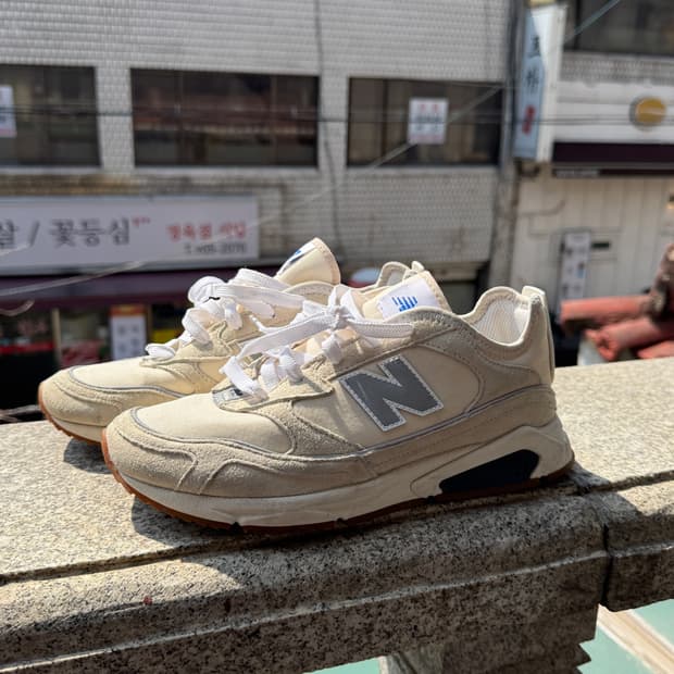 뉴발란스 X레이서 베이지 240mm