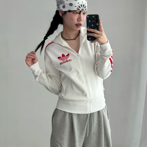 아디다스 화이트 레드 후드져지