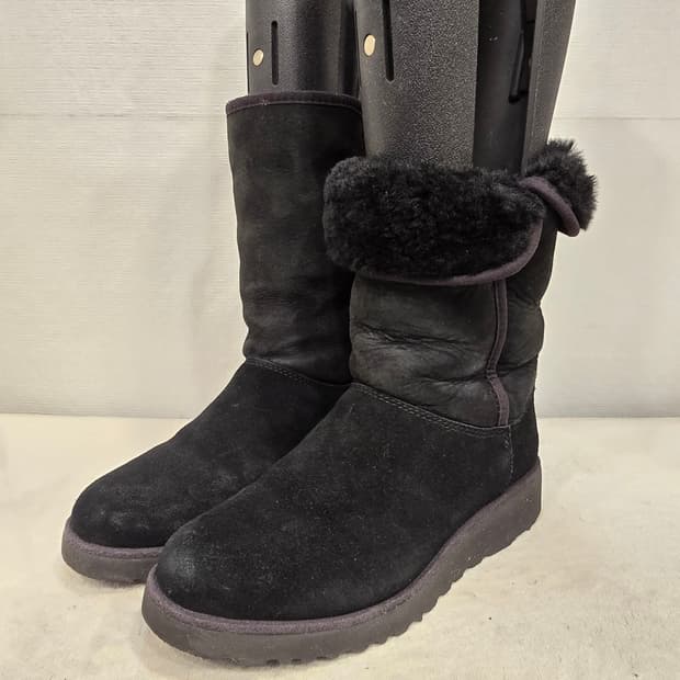 UGG 어그 블랙 털 부츠 235
