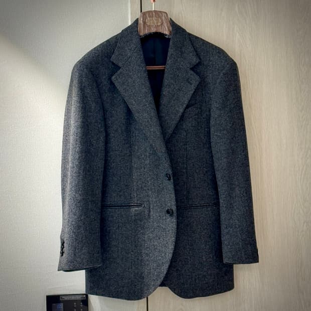 울50% 남자 차콜 쓰리피스 수트