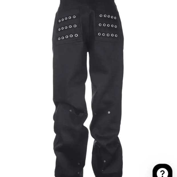 비엑세스 Eyelet Button Black Jeans 