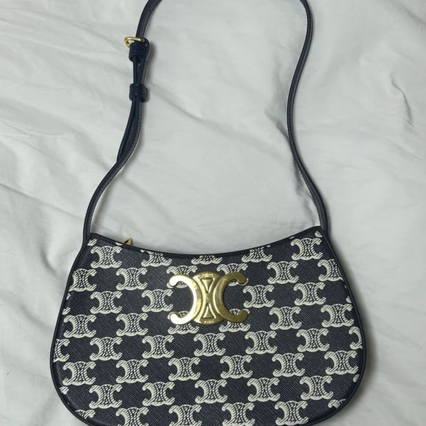 25 ss 셀린느 트리옹프 틸리백 (새상품)