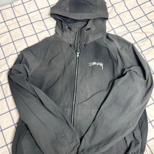 스투시 바람막이 XL 팝니다