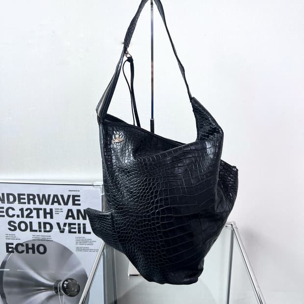 Rare 비비안웨스트우드 블랙 크로크 숄더백