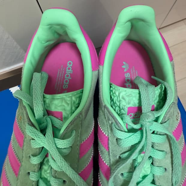 아디다스 가젤 볼드 스웨이드 240 민트 핑크