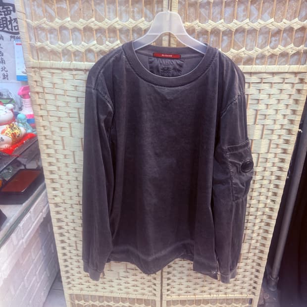 105 정품 cp컴퍼니 렌즈 바막 맨투맨 팝니다