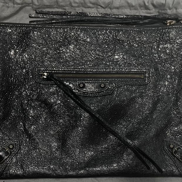 발렌시아가 블랙 클러치