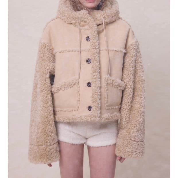 더오유(THEOHYOU) 빈티지 퍼 후디 무스탕 베이지