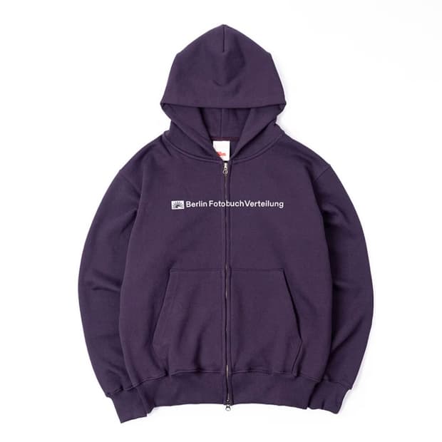 베를린포토북디스트리뷰션 Center logo hoodie purple
