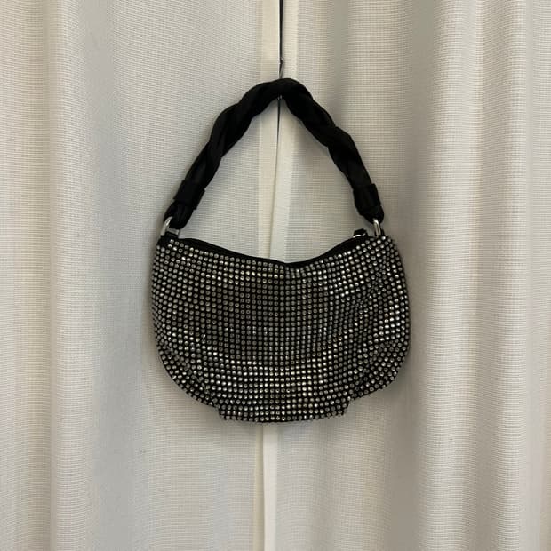 자라 큐빅 숄더백