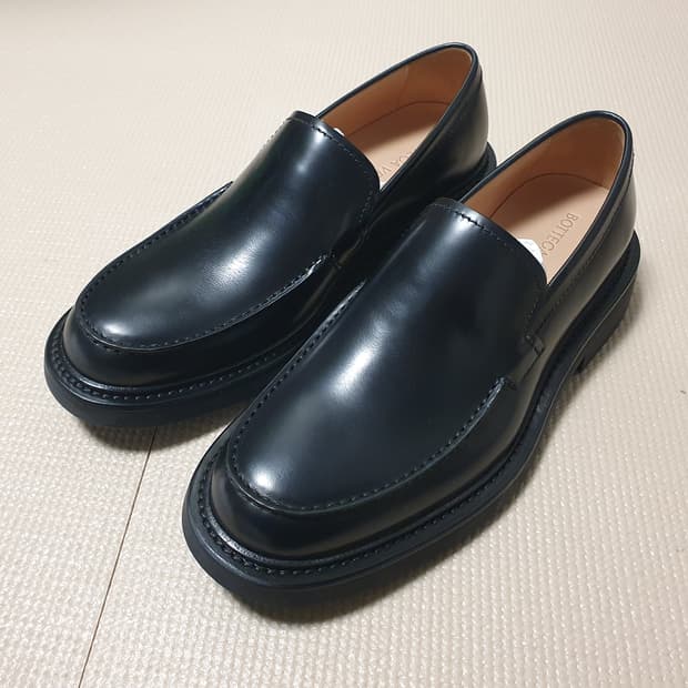 보테가베네타 블랙 로퍼