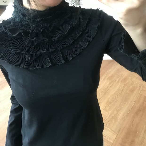 vintage frill top