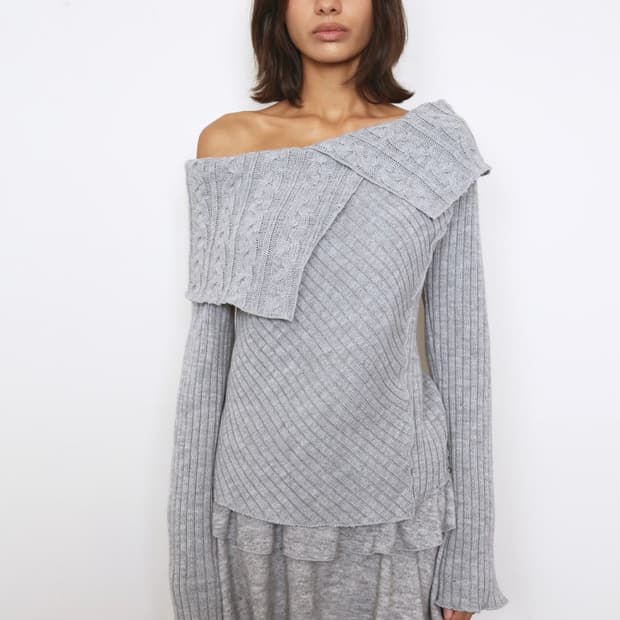 CHUNKY CABLE OFF-SHOULDER SWEATER, GREY