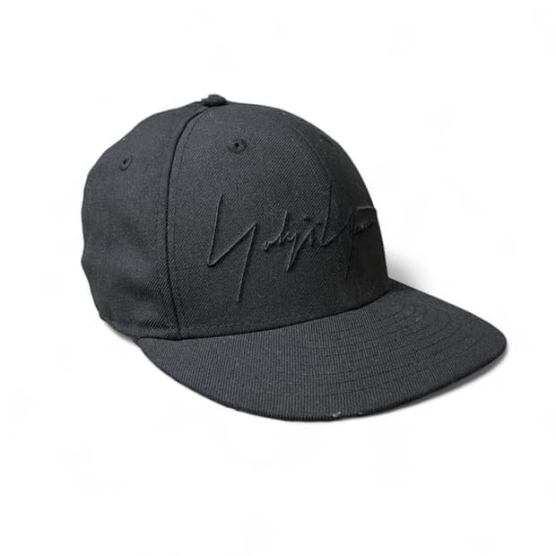 요지 야마모토 뿌르옴므 x 뉴에라 자수 스냅백