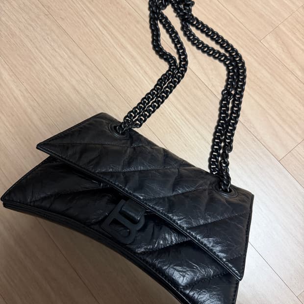 발렌시아가 크러쉬 블랙