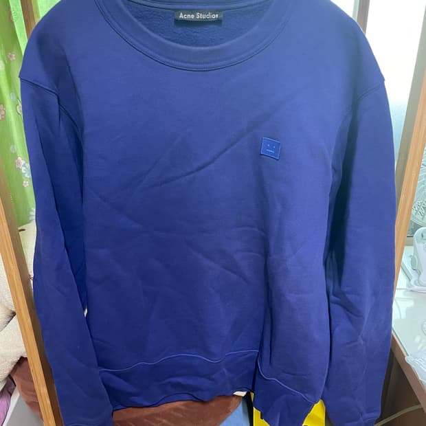 아크네 스튜디오 맨투맨 로얄블루