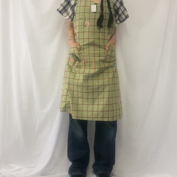 Bear check pattern apron