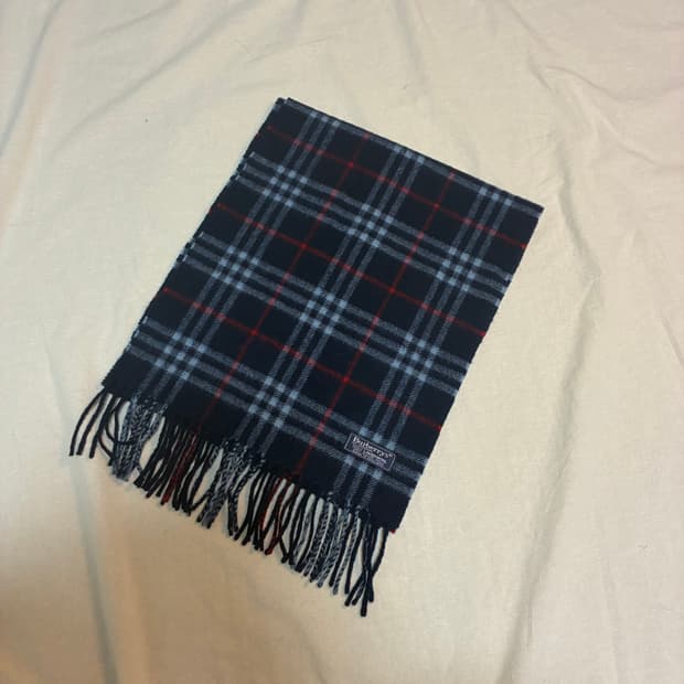 정품 버버리 체크 머플러 램스울 스카프