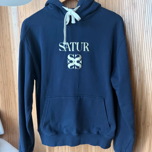 SATUR 네이비 후드티
