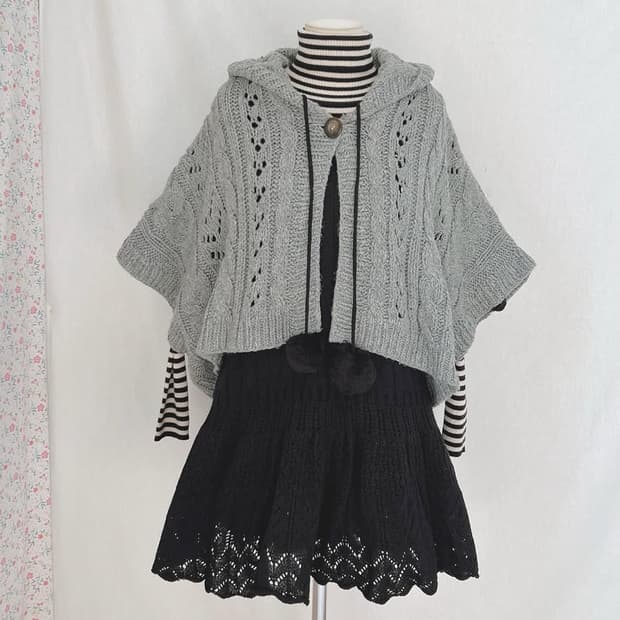 회색 니트 케이프