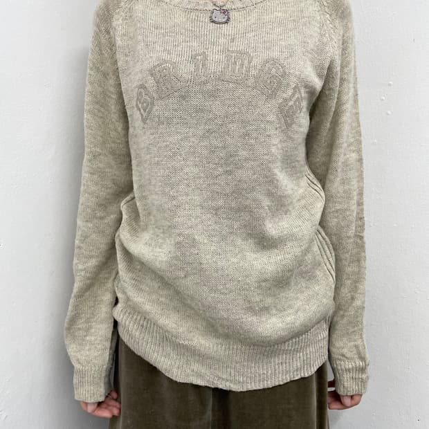 모리 루즈 레터링 니트