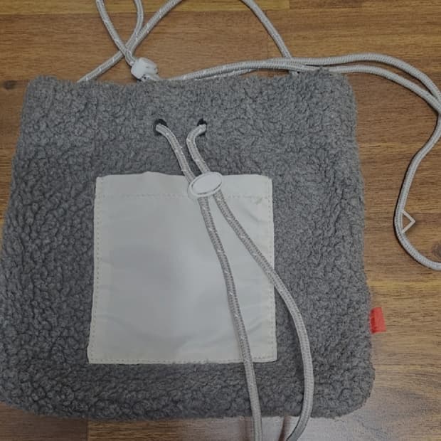 먹구름 뽀글이 크로스백