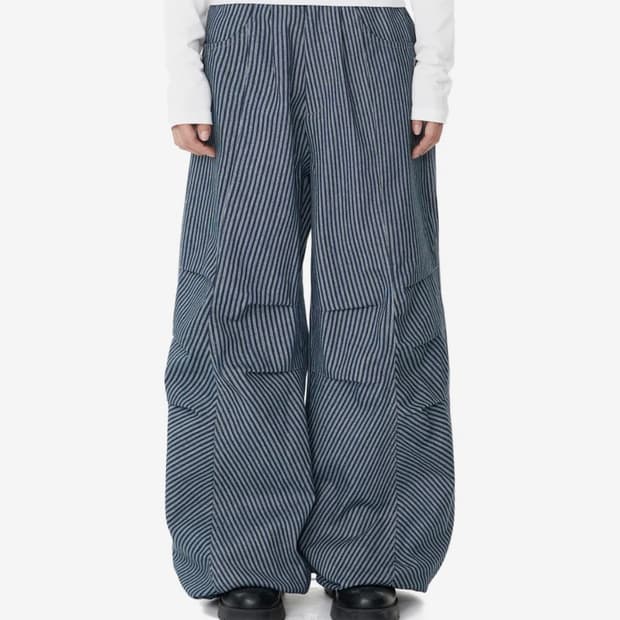 아캄 Knee Pin-tuck Stripe Denim Pants