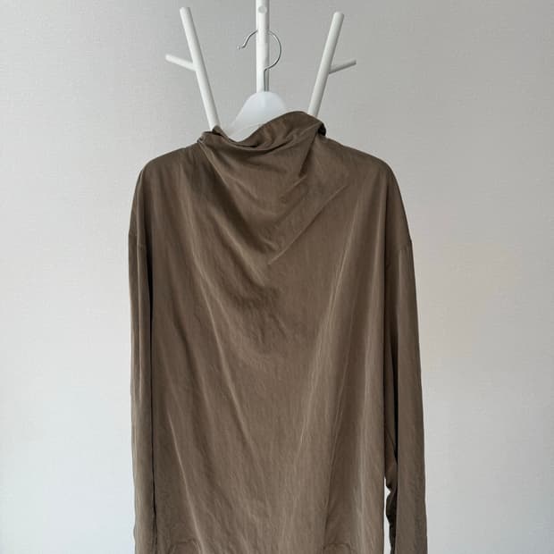 모이아 soft cowl 블라우스,brown
